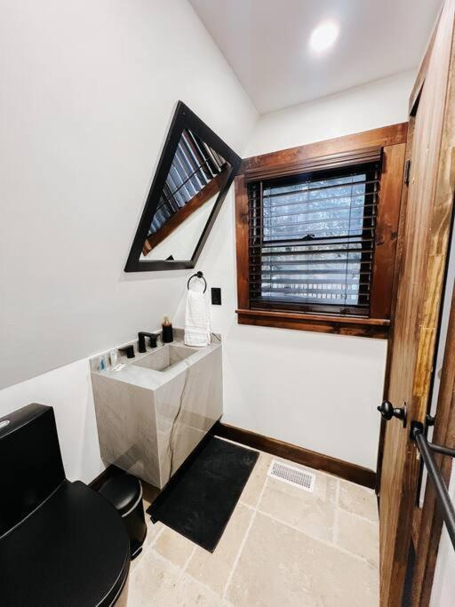 New! Cozy & Modern A-Frame In The Woods W/Hot Tub Villa Tamworth Eksteriør billede