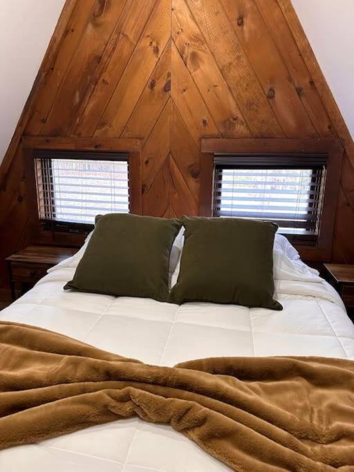 New! Cozy & Modern A-Frame In The Woods W/Hot Tub Villa Tamworth Eksteriør billede