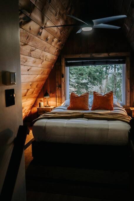 New! Cozy & Modern A-Frame In The Woods W/Hot Tub Villa Tamworth Eksteriør billede