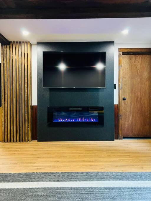 New! Cozy & Modern A-Frame In The Woods W/Hot Tub Villa Tamworth Eksteriør billede