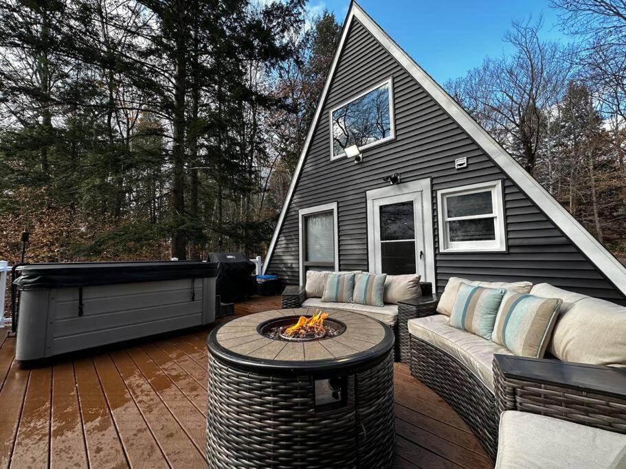 New! Cozy & Modern A-Frame In The Woods W/Hot Tub Villa Tamworth Eksteriør billede